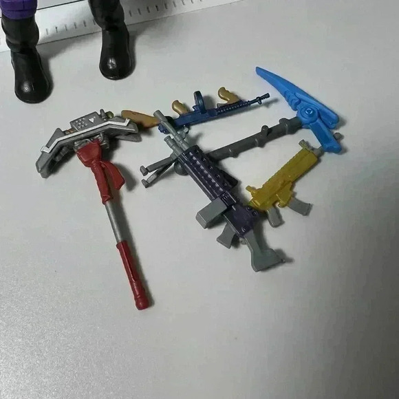 2022 TMNT Mutant Mayhem Donnie as Spock & Cowboy Leo unpackaged With Weapons - Picture 2 of 5